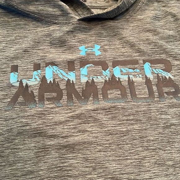 UNDER ARMOUR Y Med Hoodie. Just like new - Picture 2 of 4